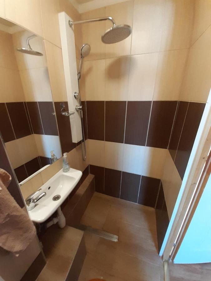Narcisz Apartman Gyula Bagian luar foto