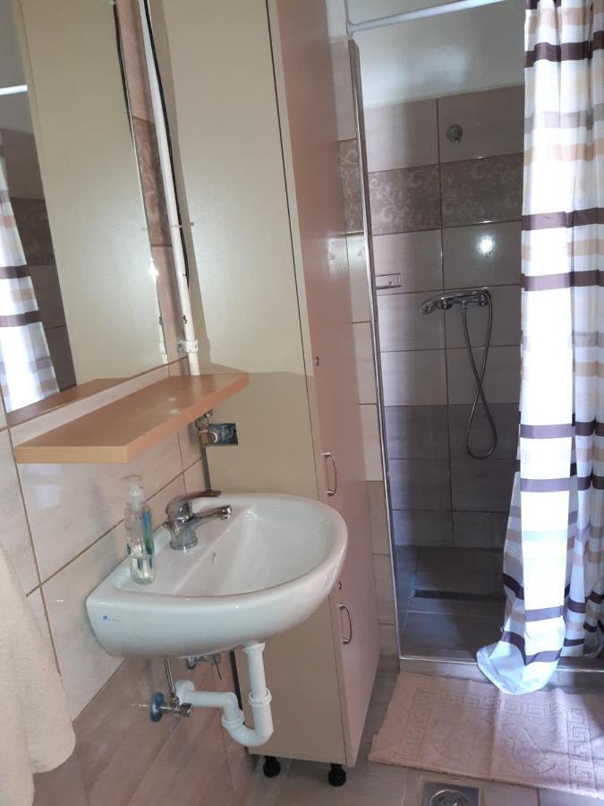 Narcisz Apartman Gyula Bagian luar foto